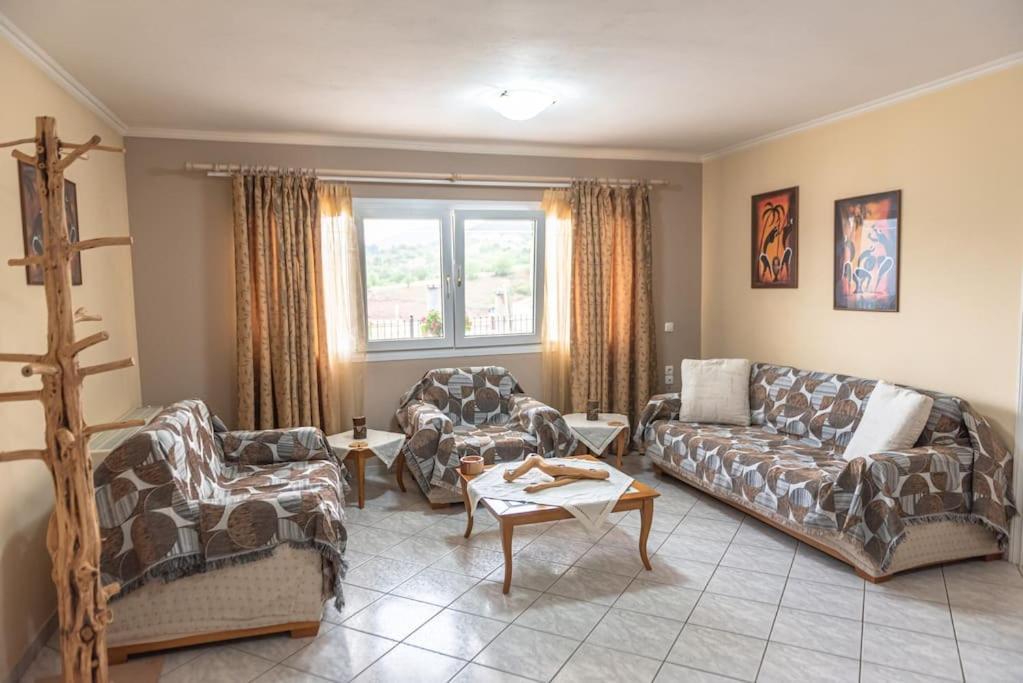Apartament Dimitri'S Mountain House Karpenísion Zewnętrze zdjęcie