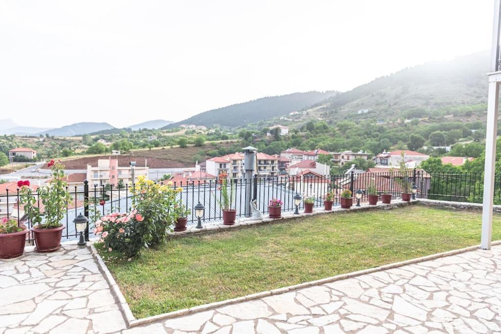 Apartament Dimitri'S Mountain House Karpenísion Zewnętrze zdjęcie
