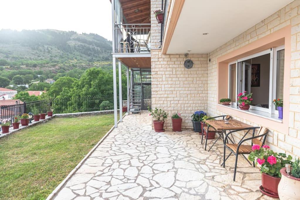 Apartament Dimitri'S Mountain House Karpenísion Zewnętrze zdjęcie